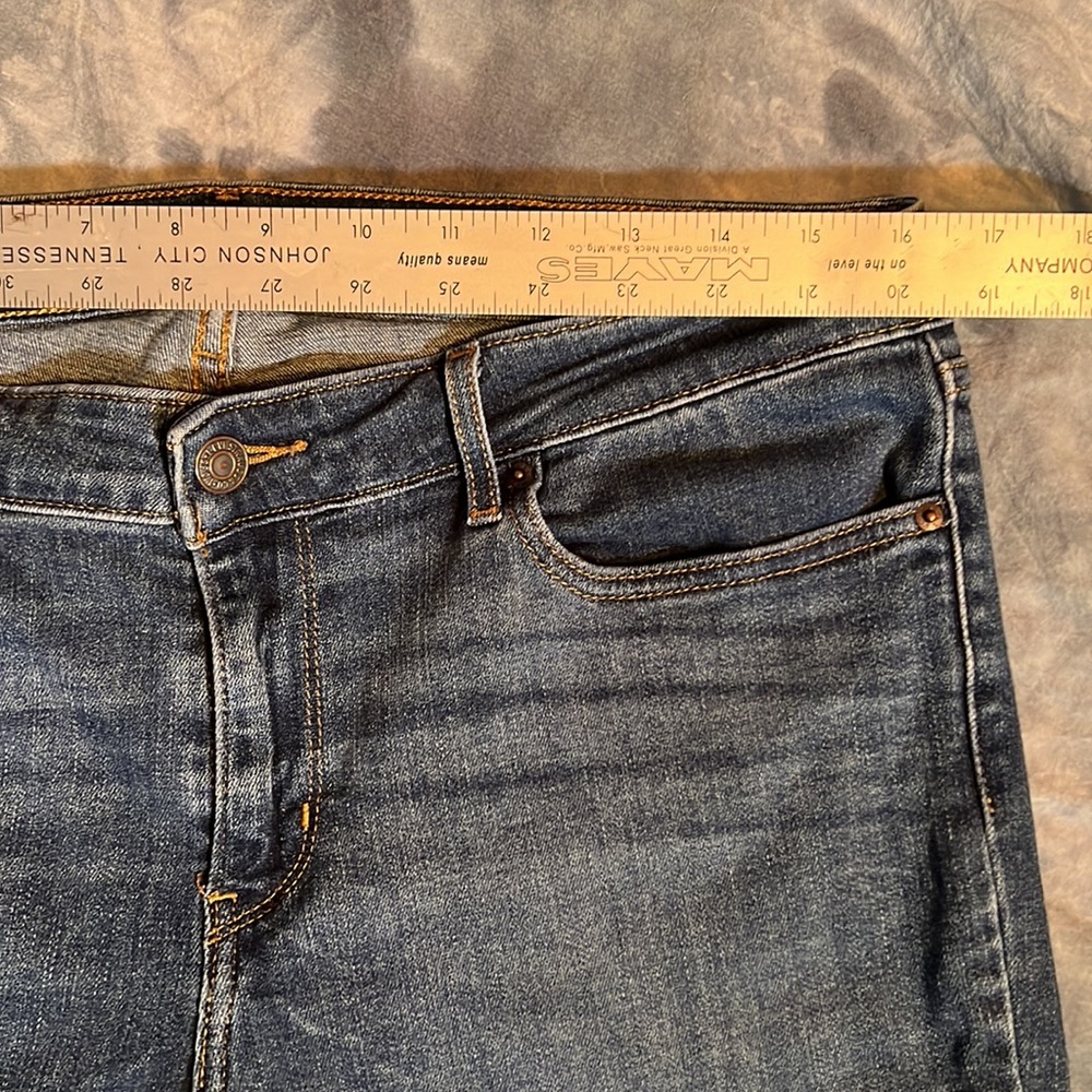 Levi’s 711 Skinny Distressed Jeans Women's size 32 - Picture 12 of 16